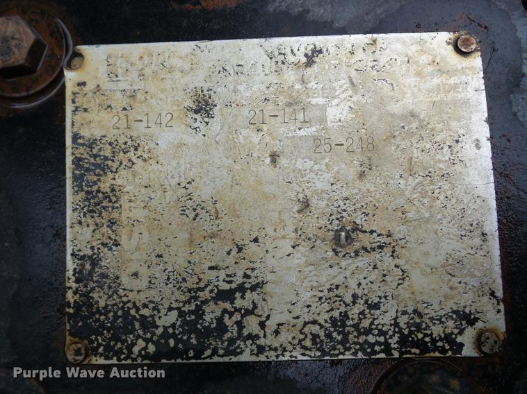 image for item K6330 1995 Ford LT8000 roll-off truck