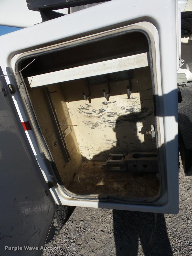 image for item K6334 2010 Ford F550 Super Duty bucket truck