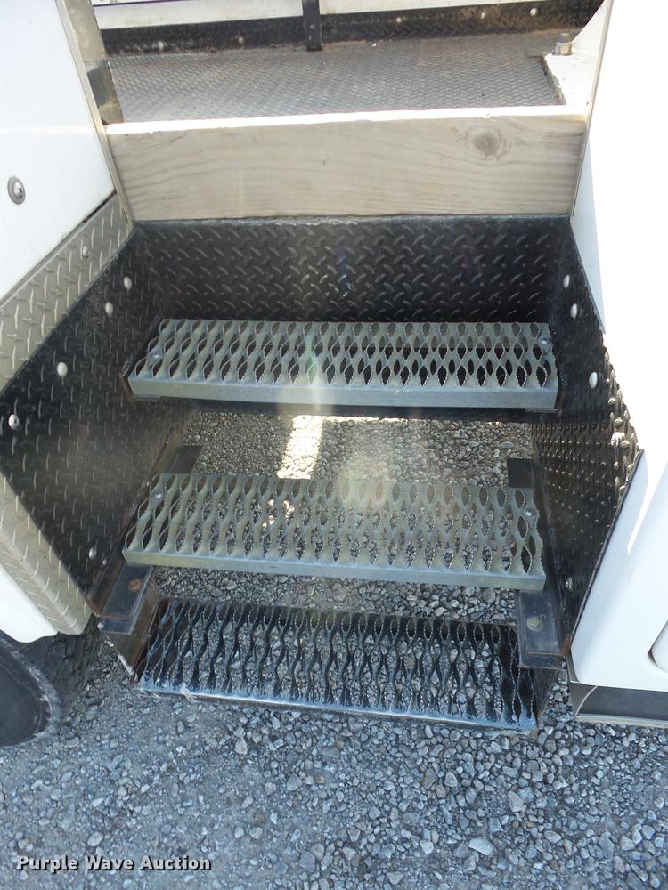 image for item K6334 2010 Ford F550 Super Duty bucket truck