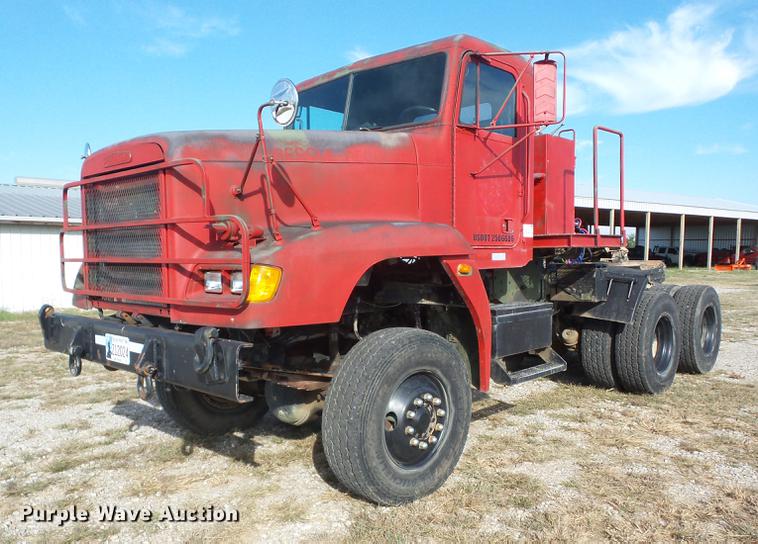 image for item K6344 1993 Freightliner M916A1 semi truck