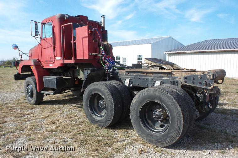 image for item K6344 1993 Freightliner M916A1 semi truck