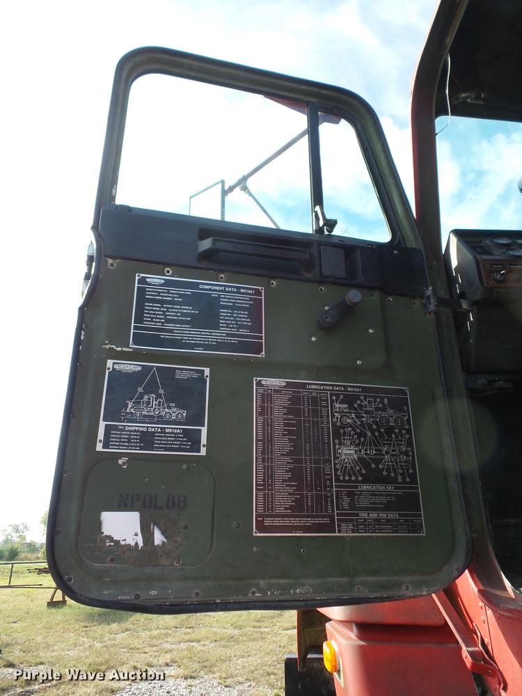 image for item K6344 1993 Freightliner M916A1 semi truck