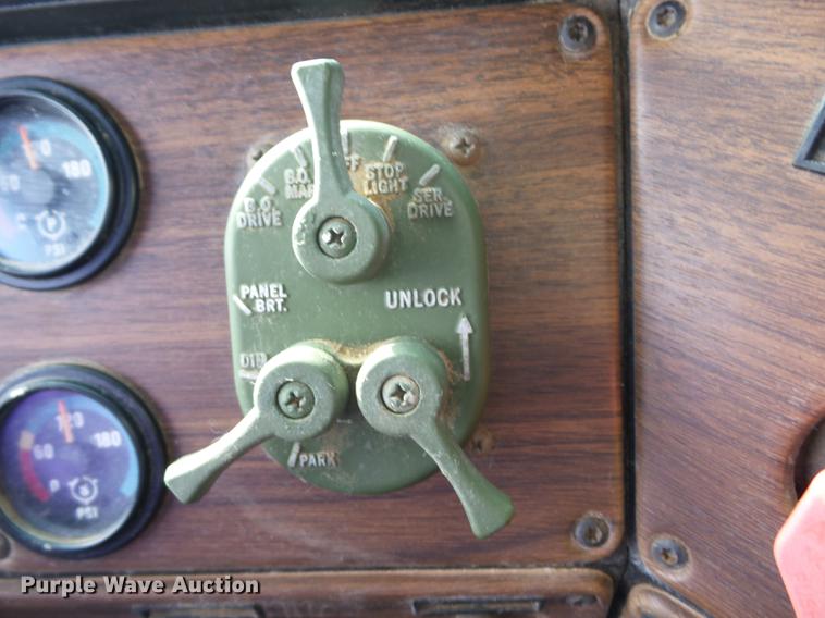 image for item K6344 1993 Freightliner M916A1 semi truck