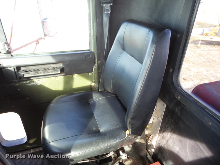 image for item K6344 1993 Freightliner M916A1 semi truck