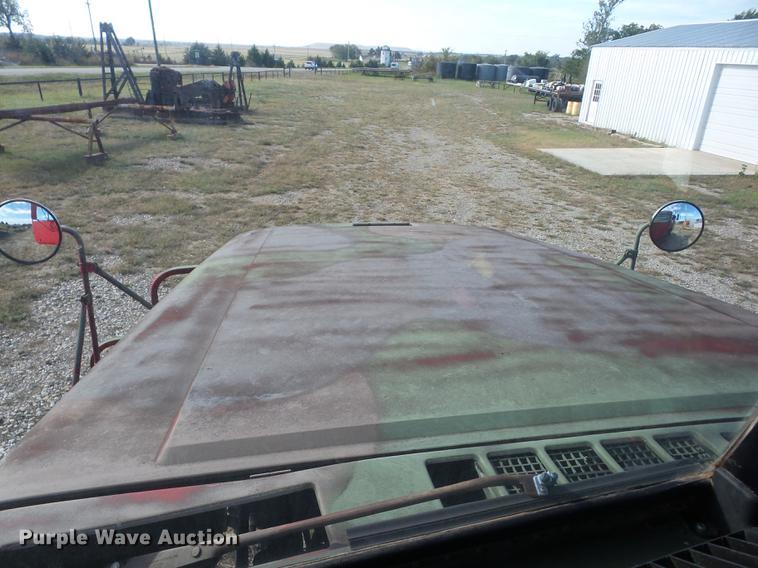 image for item K6344 1993 Freightliner M916A1 semi truck