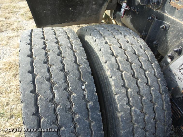 image for item K6344 1993 Freightliner M916A1 semi truck