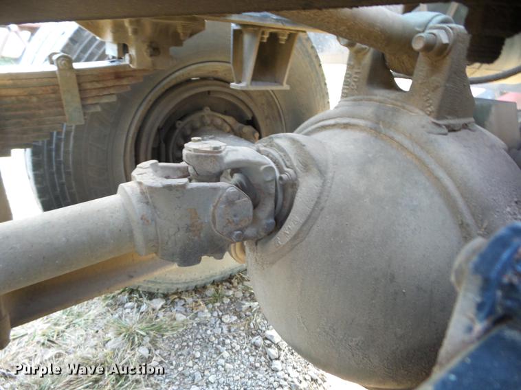 image for item K6344 1993 Freightliner M916A1 semi truck