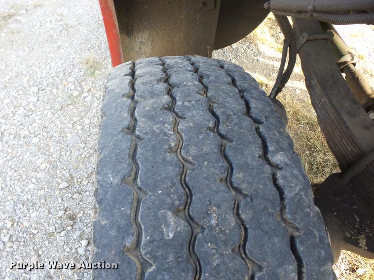 image for item K6344 1993 Freightliner M916A1 semi truck