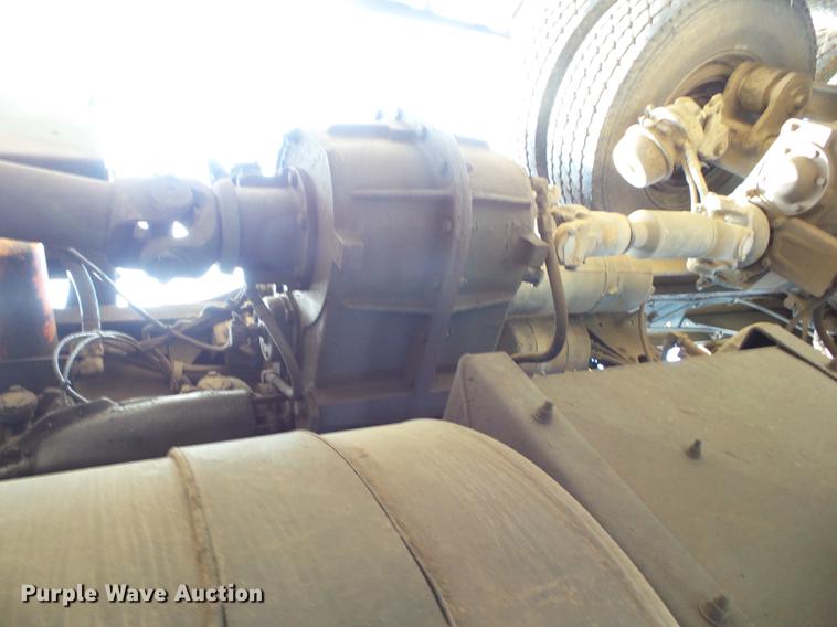 image for item K6344 1993 Freightliner M916A1 semi truck