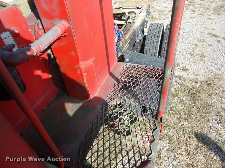 image for item K6344 1993 Freightliner M916A1 semi truck