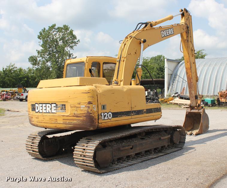 image for item L3207 2000 John Deere 120 excavator