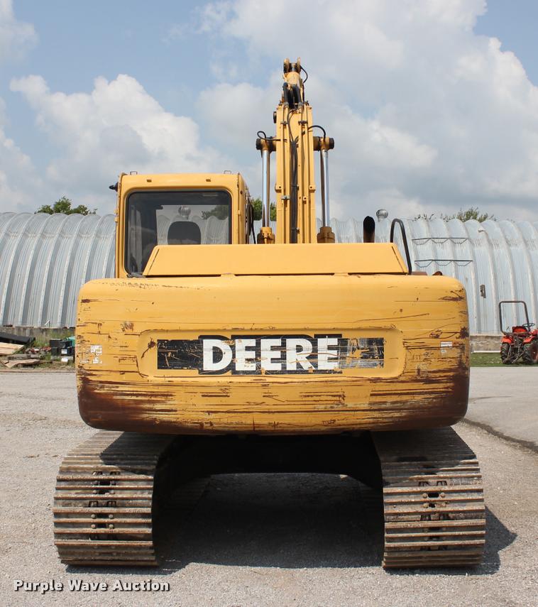 image for item L3207 2000 John Deere 120 excavator