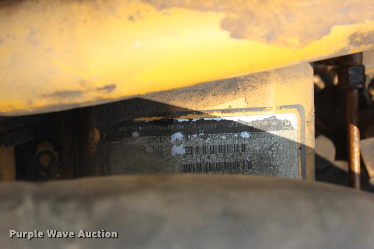 image for item L3207 2000 John Deere 120 excavator