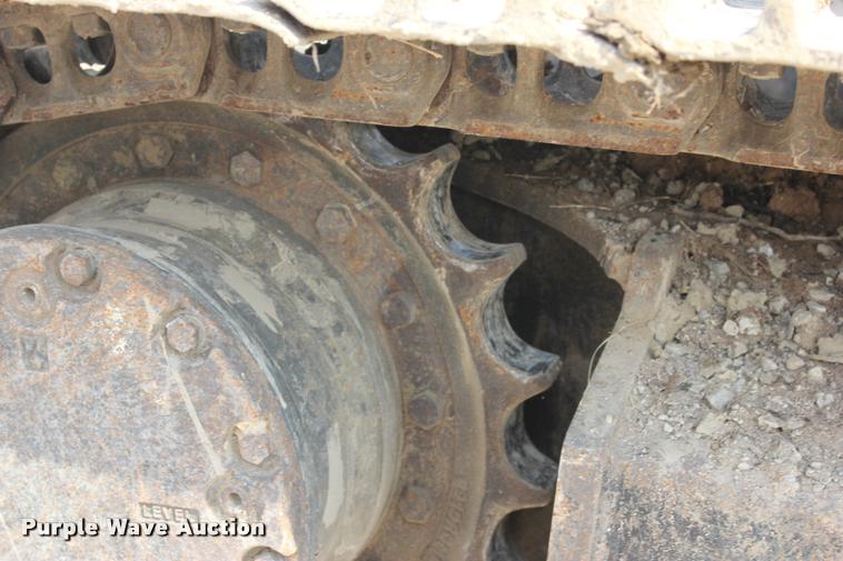 image for item L3207 2000 John Deere 120 excavator