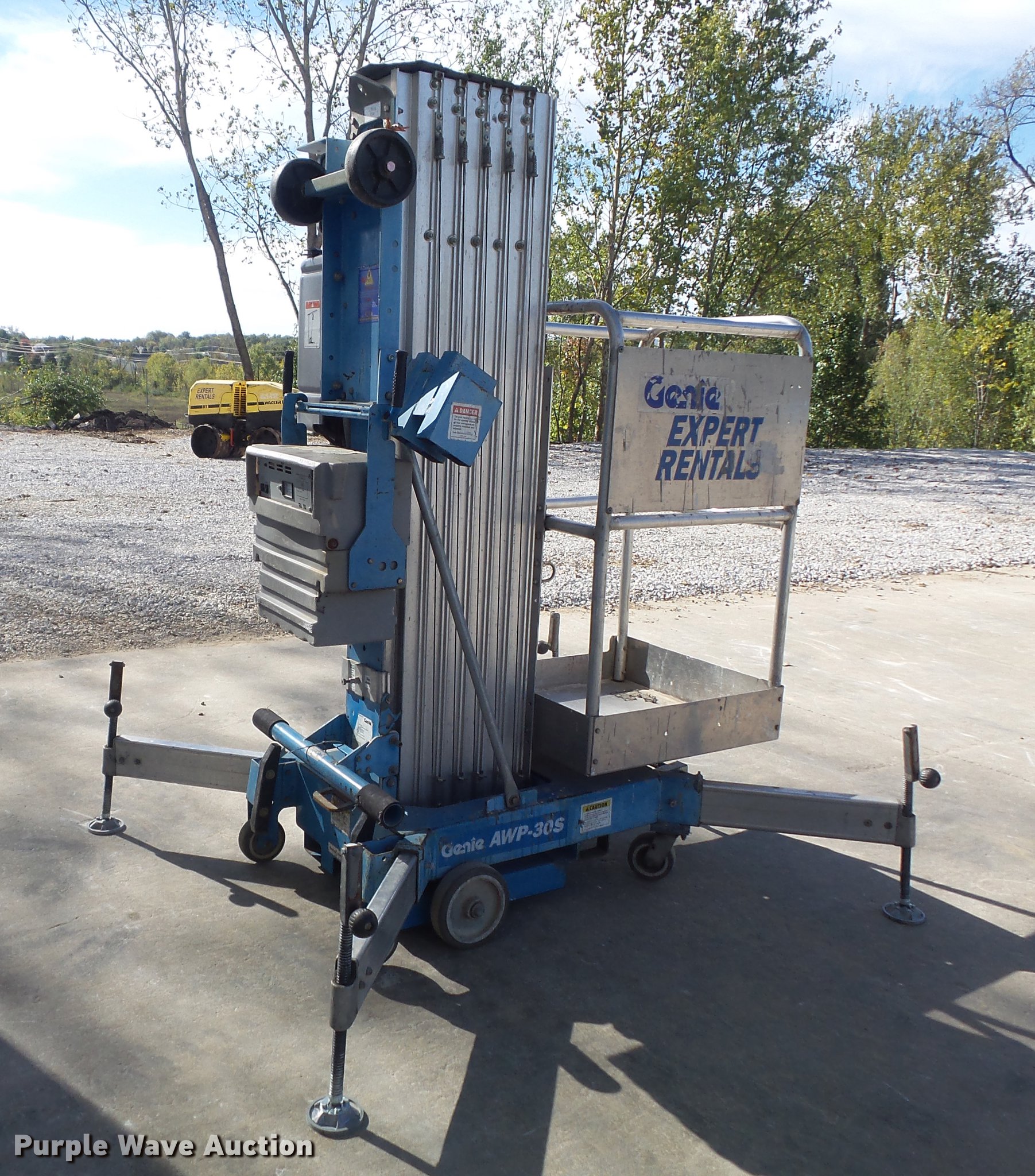 2004 Genie AWP30S vertical lift in St. Peters, MO Item CC9657 sold