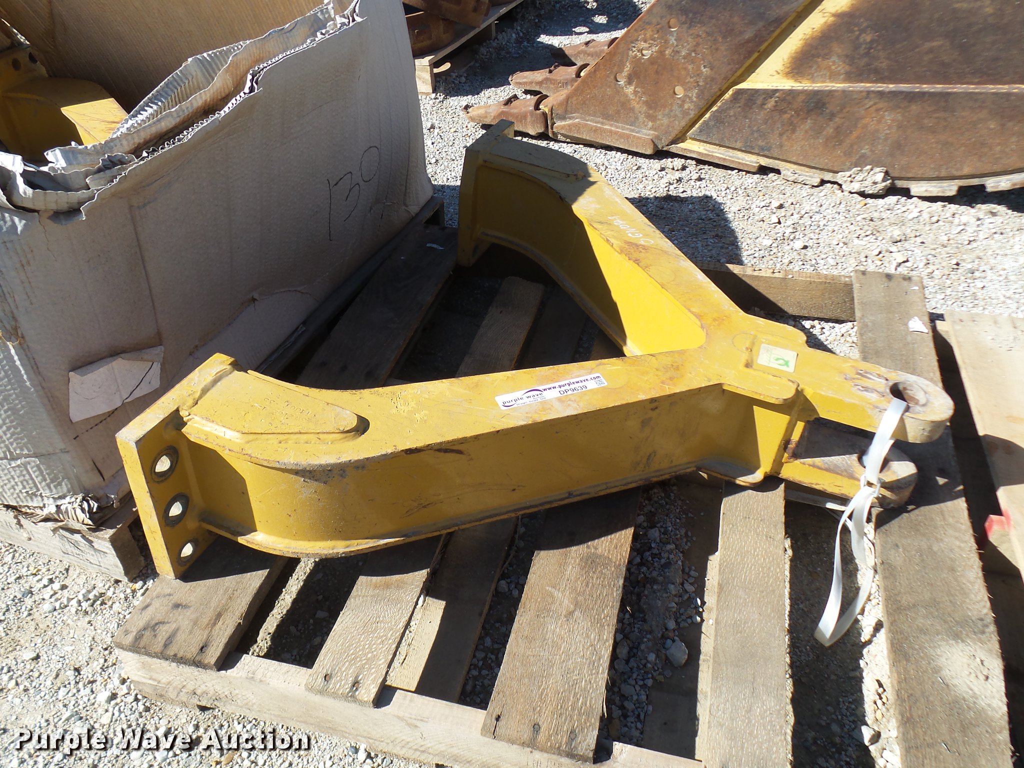 Dozer draw bar in Kansas City, MO | Item DP9639 sold | Purple Wave