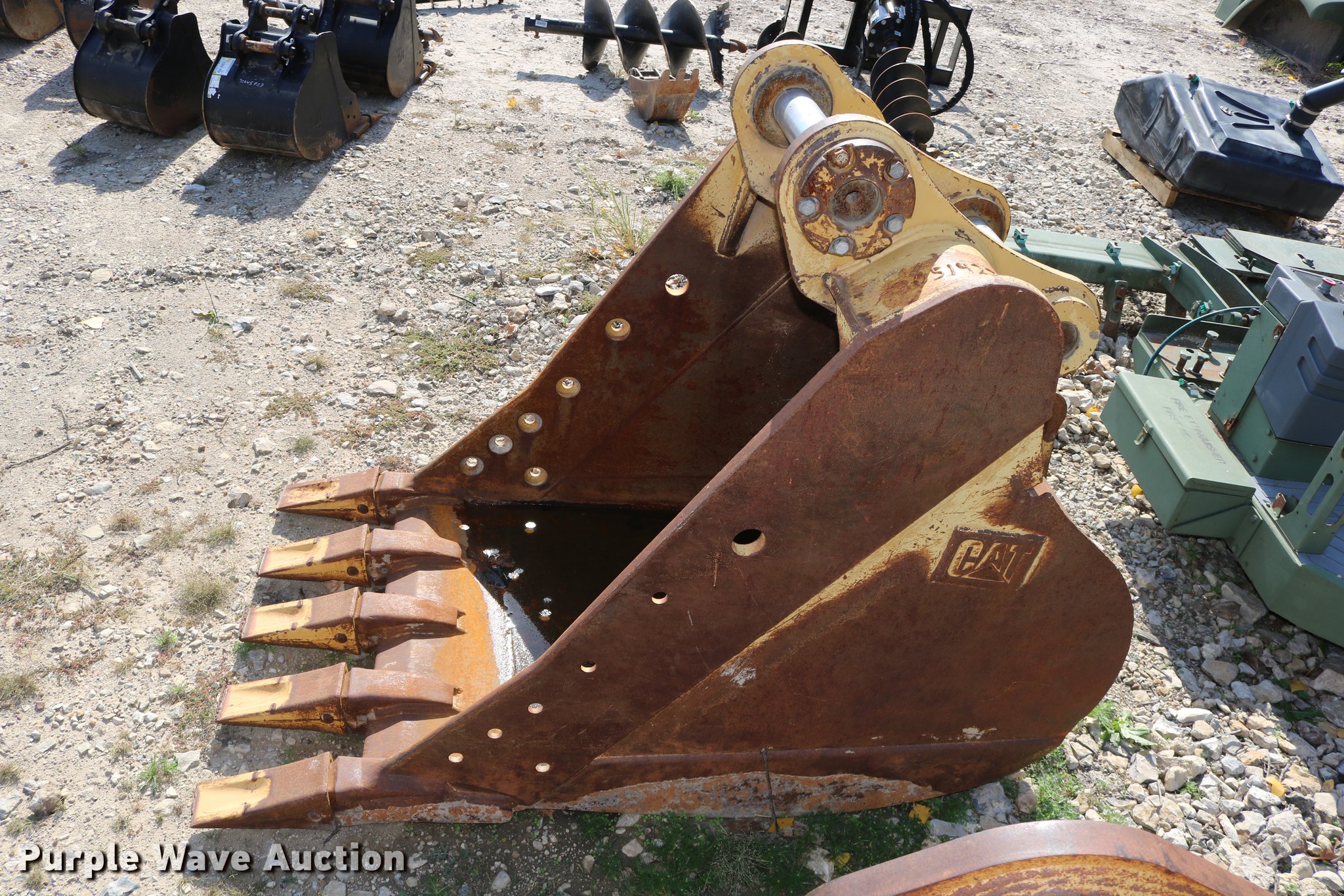 C Linkage excavator bucket in Manhattan, KS Item EE9787 sold Purple