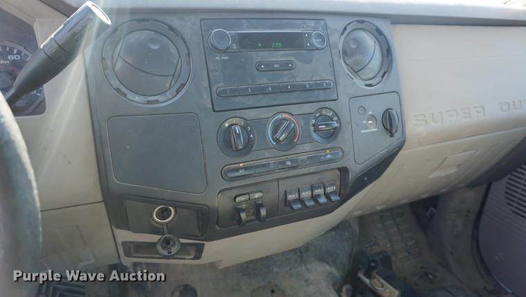 image for item DA1321 2009 Ford F350 Super Duty flatbed pickup truck