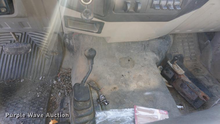 image for item DA1321 2009 Ford F350 Super Duty flatbed pickup truck