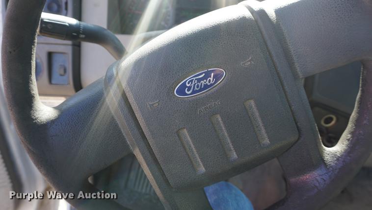 image for item DA1321 2009 Ford F350 Super Duty flatbed pickup truck