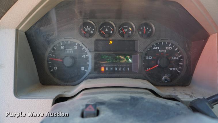 image for item DA1321 2009 Ford F350 Super Duty flatbed pickup truck