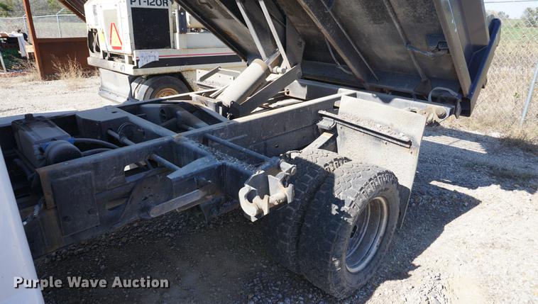 image for item DA1321 2009 Ford F350 Super Duty flatbed pickup truck