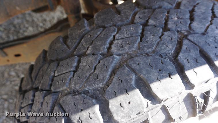 image for item DA1321 2009 Ford F350 Super Duty flatbed pickup truck