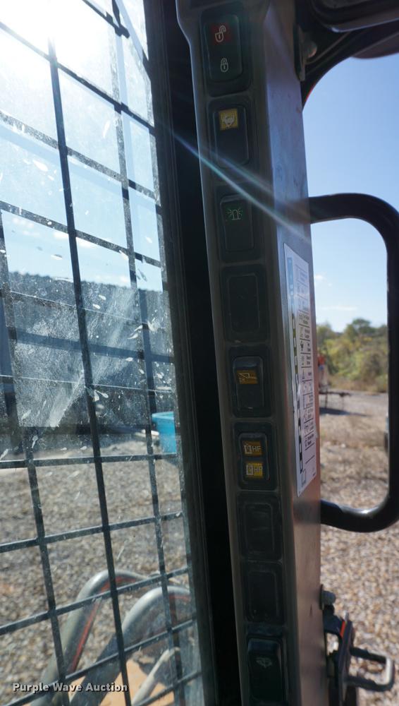 image for item DA1326 2012 Case SV300 skid steer