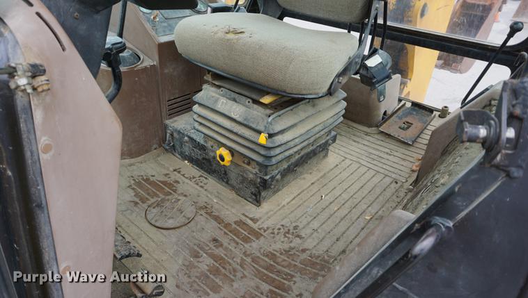 image for item DA1357 1992 John Deere 310D backhoe