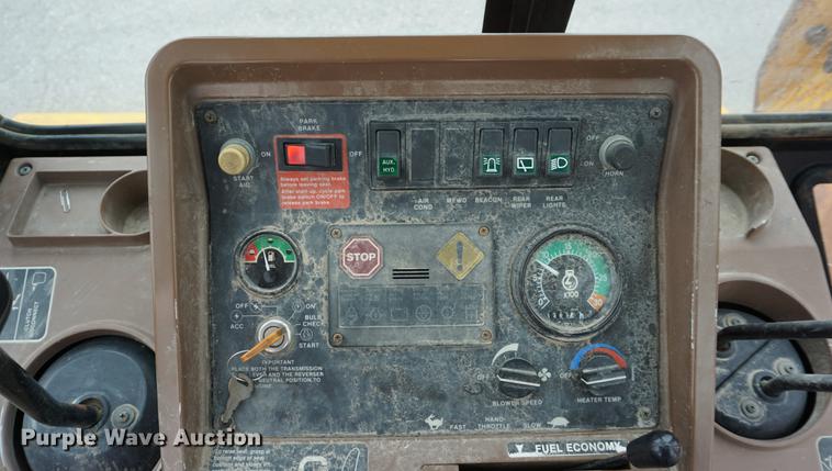 image for item DA1357 1992 John Deere 310D backhoe