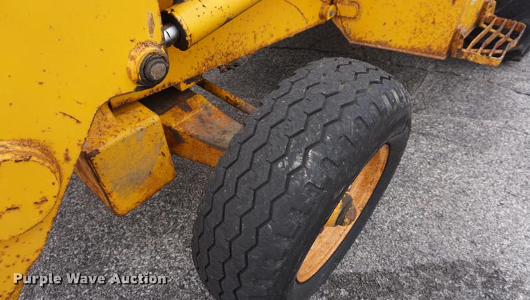 image for item DA1357 1992 John Deere 310D backhoe