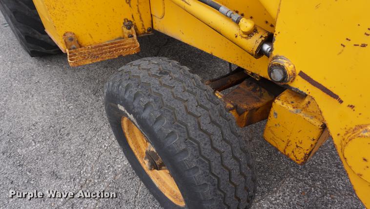 image for item DA1357 1992 John Deere 310D backhoe