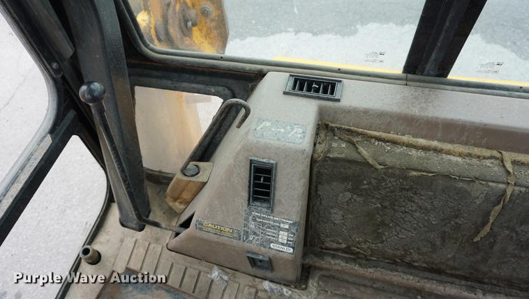 image for item DA1358 1992 John Deere 310D backhoe