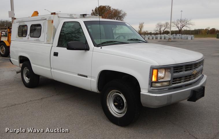 image for item DA1359 1999 Chevrolet C2500 pickup truck