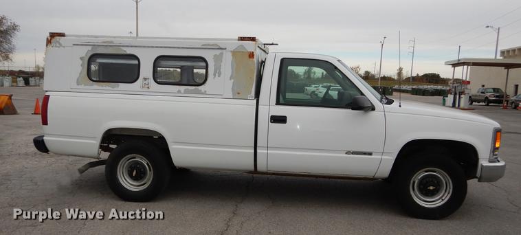 image for item DA1359 1999 Chevrolet C2500 pickup truck