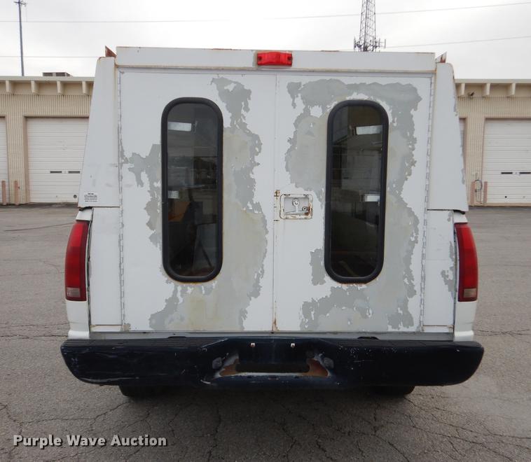 image for item DA1359 1999 Chevrolet C2500 pickup truck