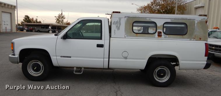 image for item DA1359 1999 Chevrolet C2500 pickup truck