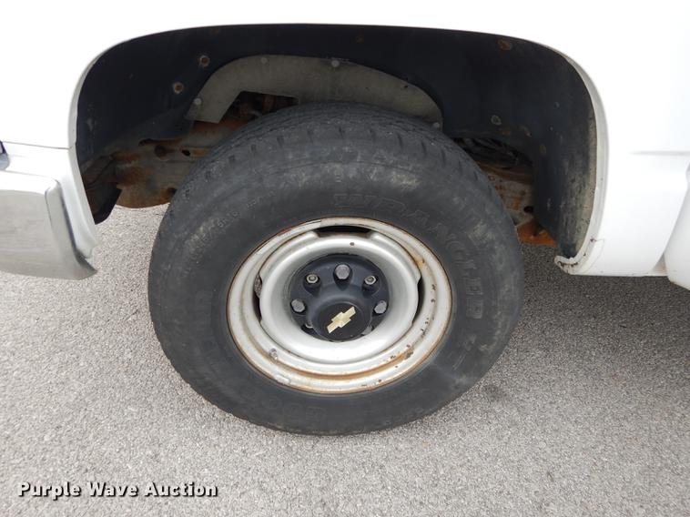 image for item DA1359 1999 Chevrolet C2500 pickup truck