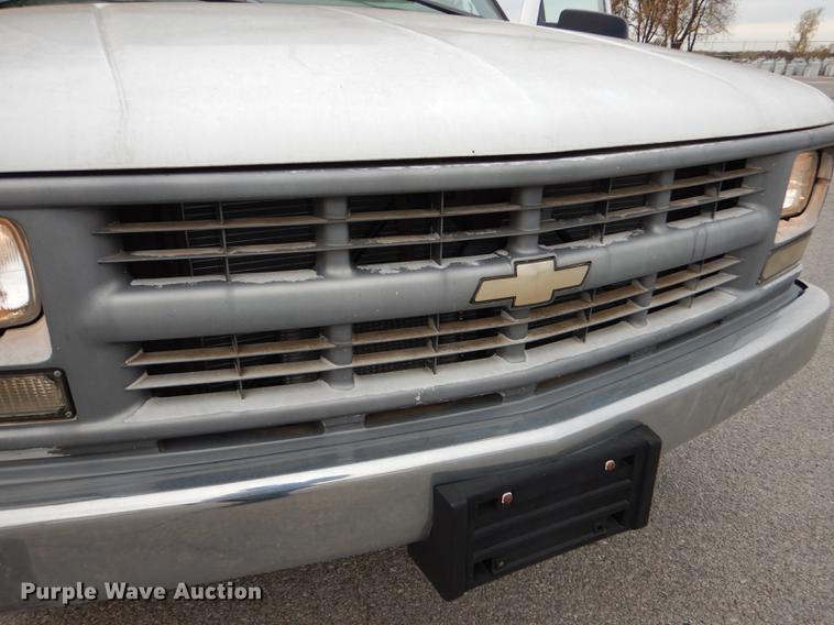 image for item DA1359 1999 Chevrolet C2500 pickup truck