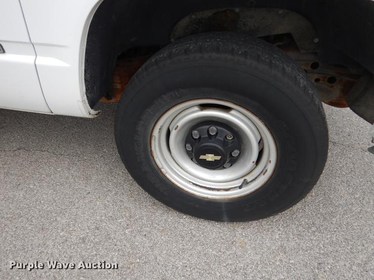 image for item DA1359 1999 Chevrolet C2500 pickup truck
