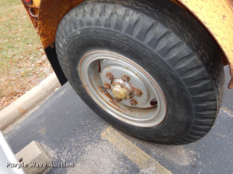 image for item DA1360 1987 Butler HWSC10 reel trailer