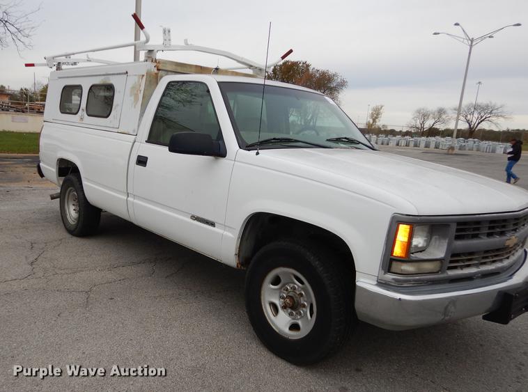 image for item DA1361 1999 Chevrolet C2500 pickup truck
