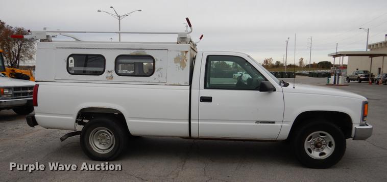 image for item DA1361 1999 Chevrolet C2500 pickup truck