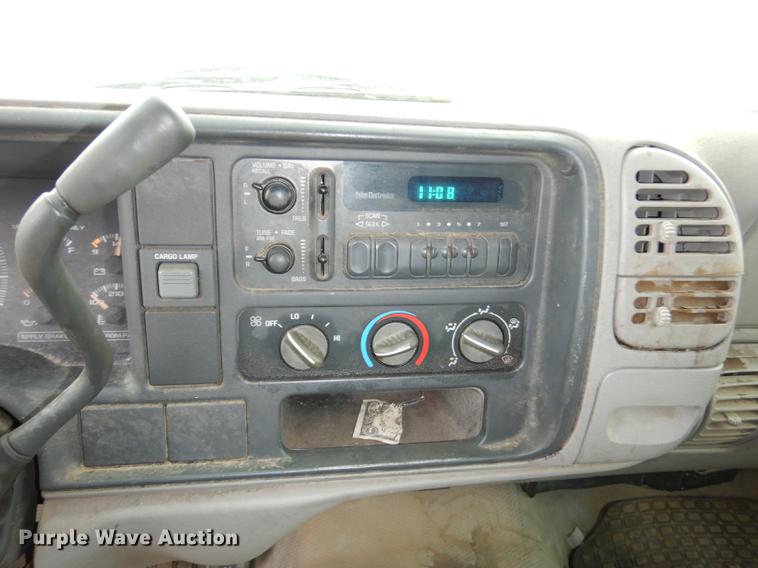 image for item DA1361 1999 Chevrolet C2500 pickup truck