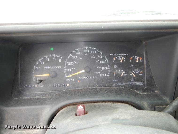 image for item DA1361 1999 Chevrolet C2500 pickup truck