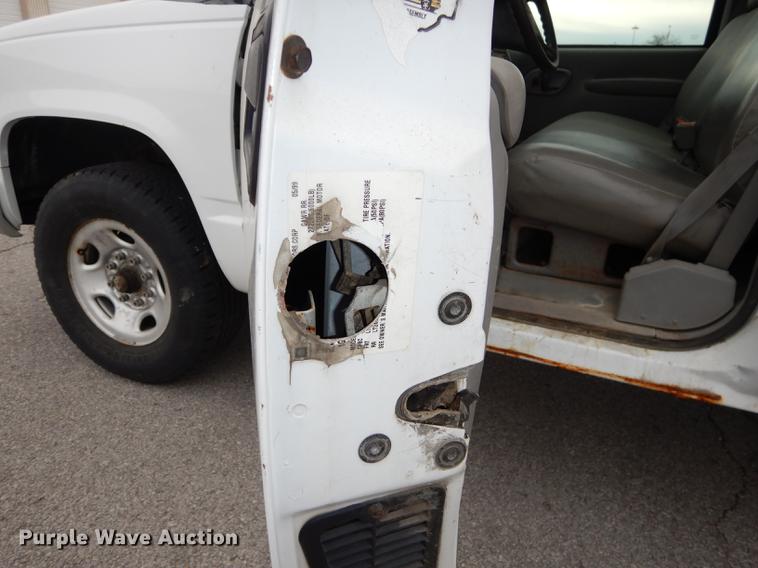 image for item DA1361 1999 Chevrolet C2500 pickup truck