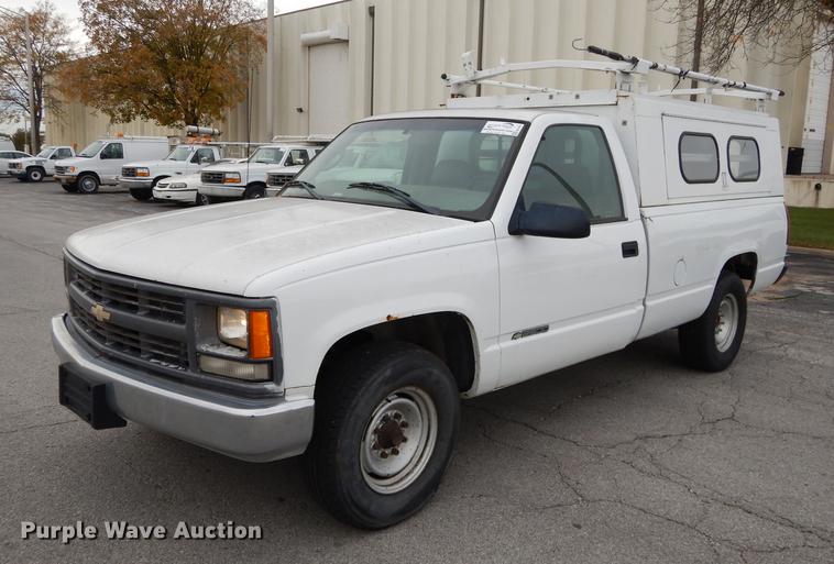 image for item DA1362 2000 Chevrolet C2500 pickup truck