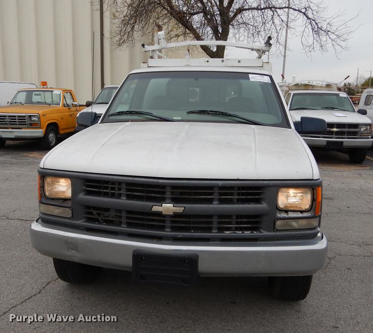 image for item DA1362 2000 Chevrolet C2500 pickup truck