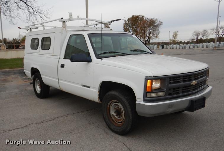 image for item DA1362 2000 Chevrolet C2500 pickup truck