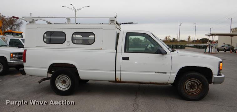 image for item DA1362 2000 Chevrolet C2500 pickup truck
